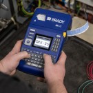 Brady M510 – Mobil termotransfer etikettskriver med 300 dpi og QWERTY-tastatur thumbnail